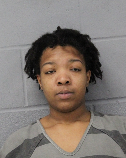 SHADIAMOND MCQUIETER arrested by APD