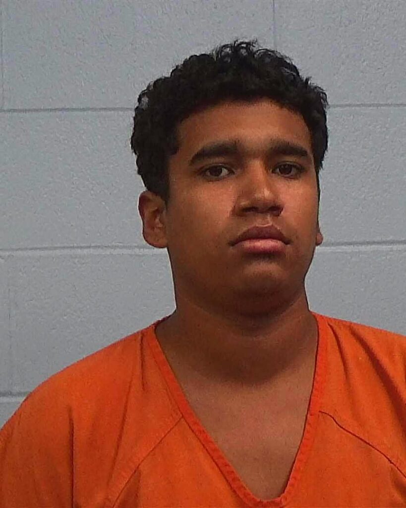 Martinez carillio, Kleiver booking photo