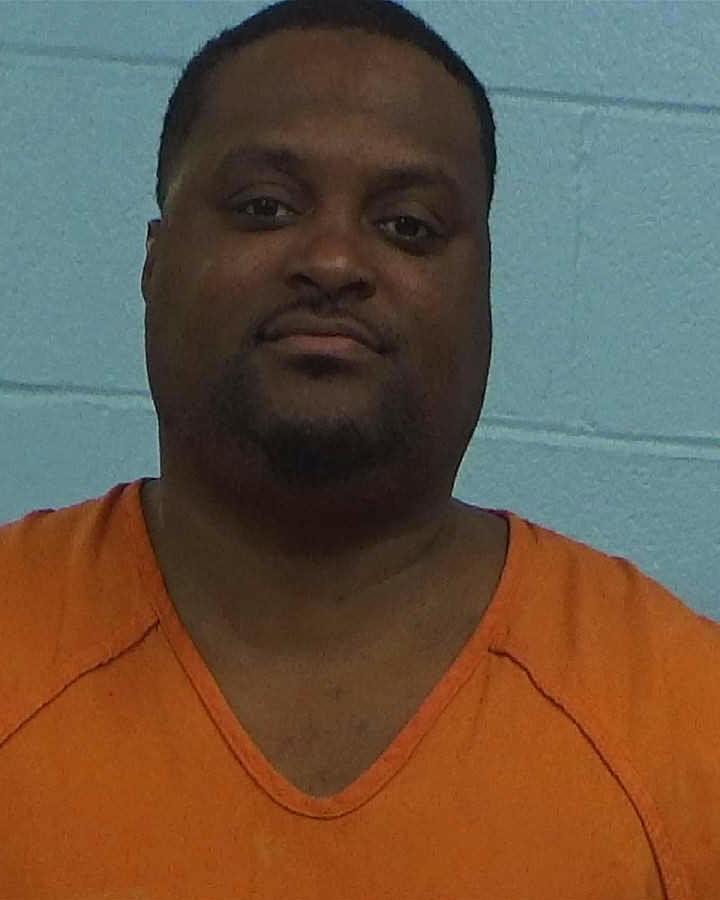 Hill, Adonis Le-von booking photo