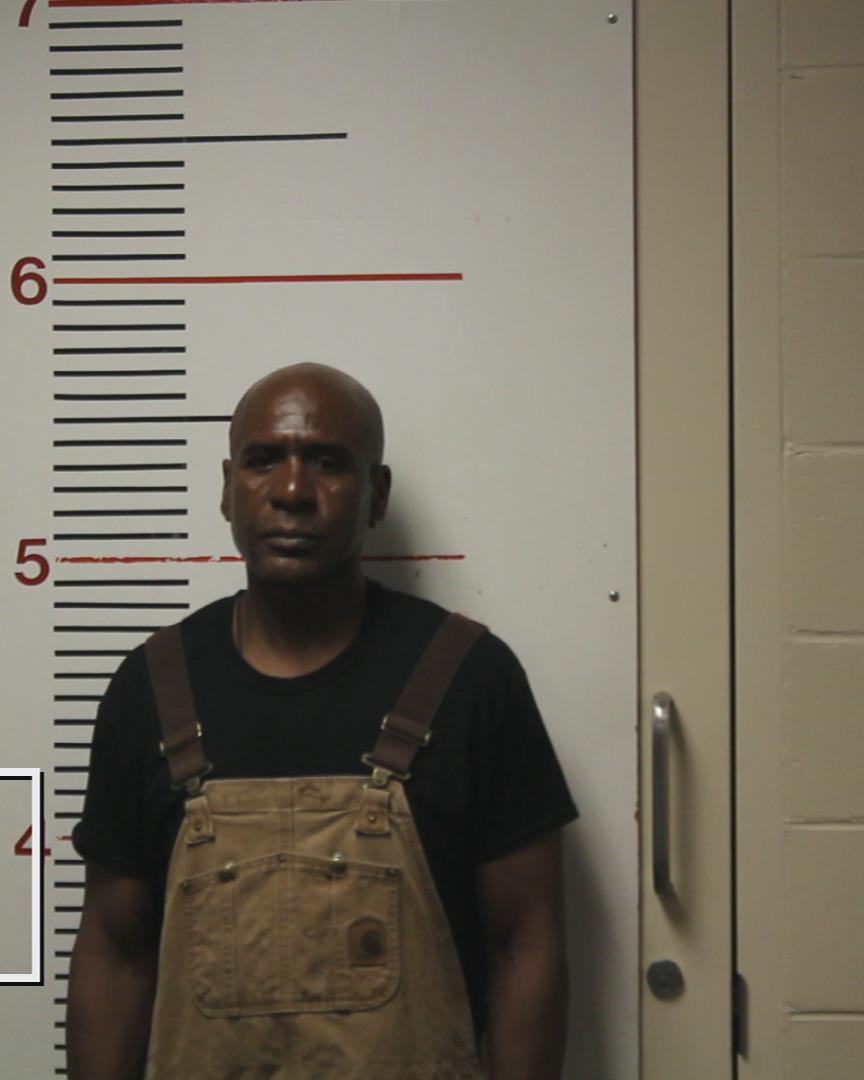 THOMAS, BRUCE DARNELL arrested by Palestine Police Dept.