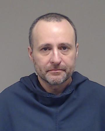 Staraveci, Agron booking photo