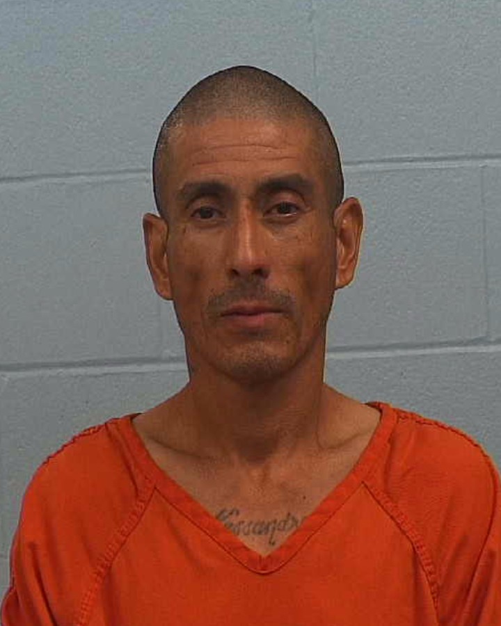 Flores Alvarado, Roberto booking photo