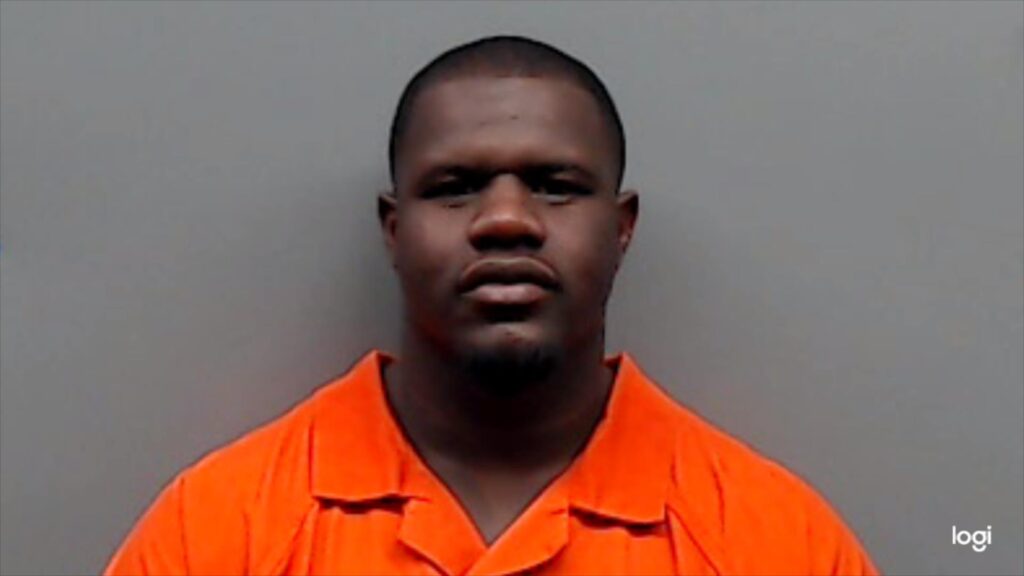 LEWIS, KENUS ROCHAD arrested in Smith County, Texas mugshot