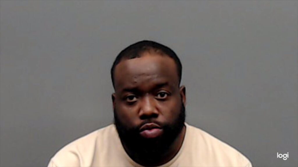 GOLDEN, TRISTAN DEVON-QUINSHA arrest record in Smith County, Texas GOLDEN, TRISTAN DEVON-QUINSHA arrested in Smith County, Texas mugshot