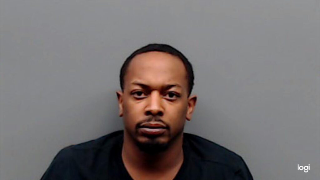 TAYLOR, LONDEDRIC JAYQUELL, Sr. arrest record in Smith County, Texas TAYLOR, LONDEDRIC JAYQUELL, Sr. arrested in Smith County, Texas mugshot