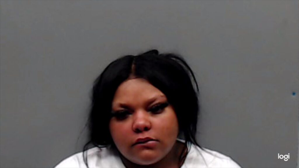 ROBERTSON, MOQUESHA arrested in Smith County, Texas mugshot