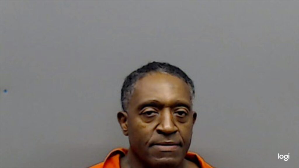 BATES, LATIERROS UNTRAYE arrest record in Smith County, Texas BATES, LATIERROS UNTRAYE arrested in Smith County, Texas mugshot