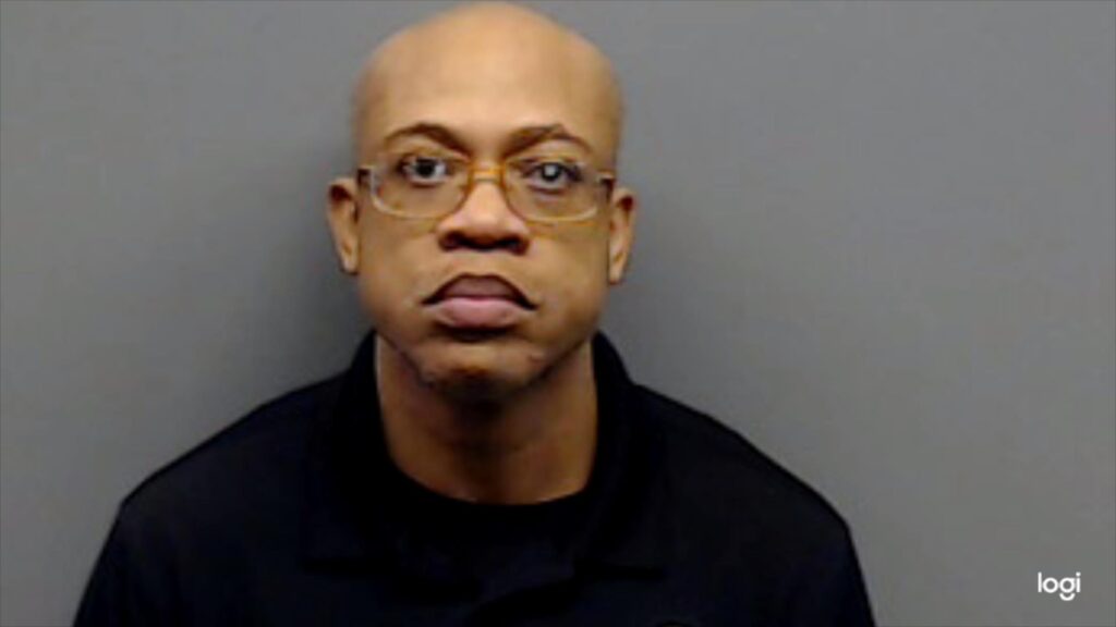 ROBINSON, WAYLON MARQUES booking photo