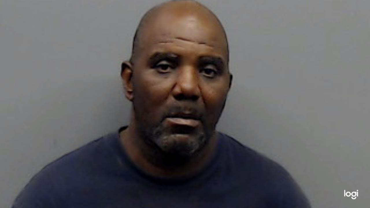 DAVIS, CHRISTOPHER DEWAYNE arrested by Smith County SO/PD