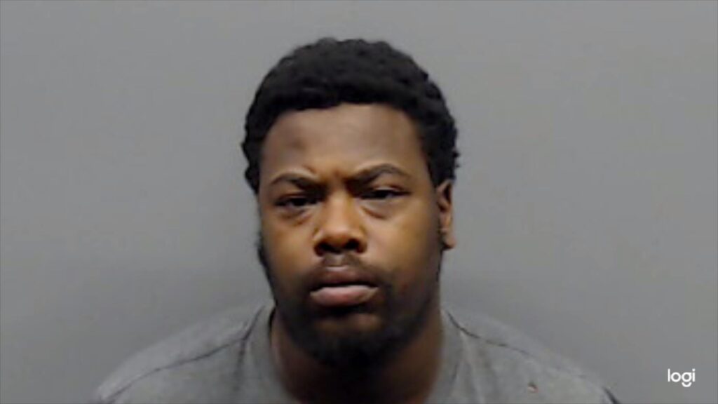 LAMARO, CADARVIS TREVAZUE booking photo