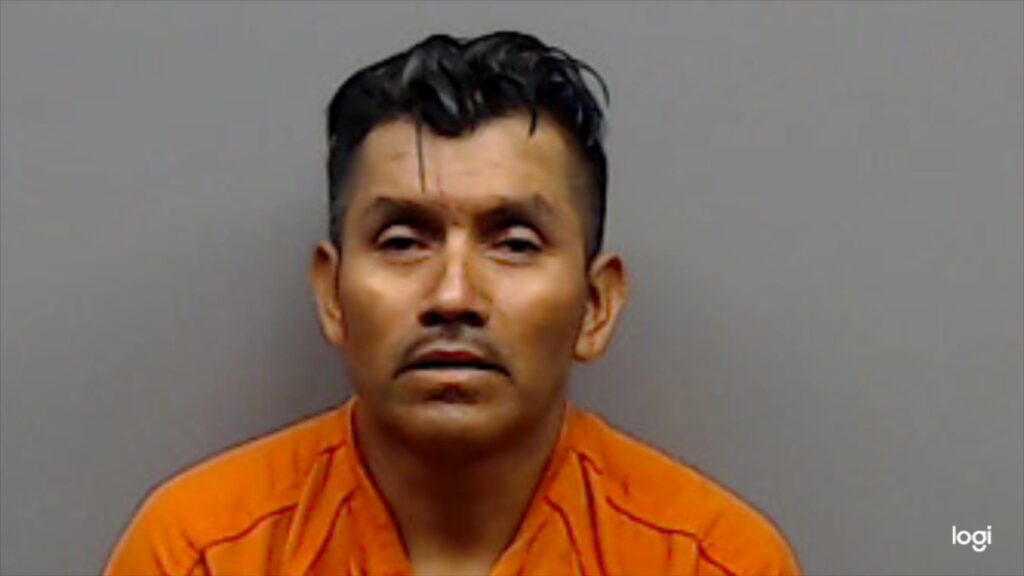 DE LA CRUZ, CARLOS booking photo