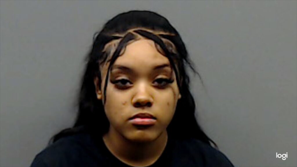 ROBERTS, MIA ALEJANDRA booking photo